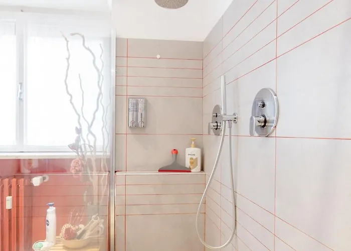 Rosso A Milano, Vicino Allo Ieo Апартаменты *