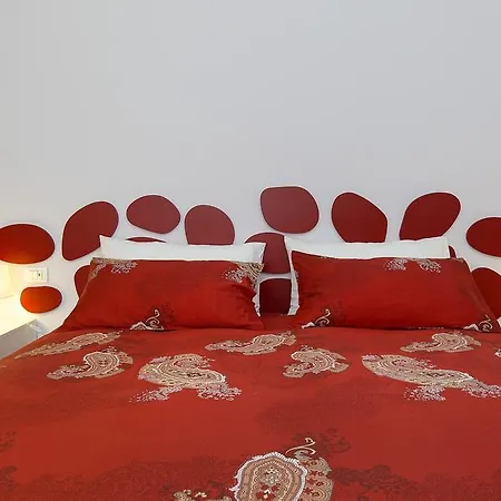 Rosso A Milano, Tranquillo, Vicino Allo Ieo Appartamento *